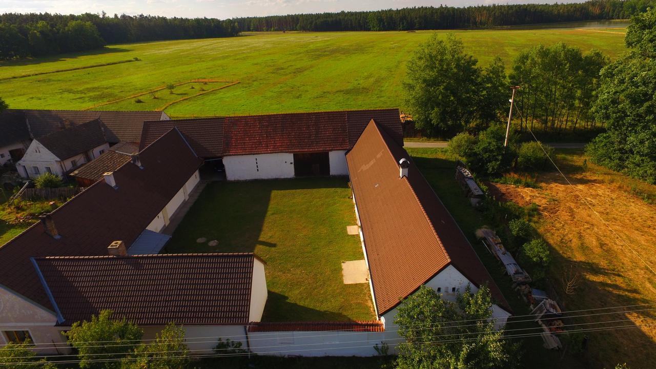 Hrachoviste Safar Residence מראה חיצוני תמונה